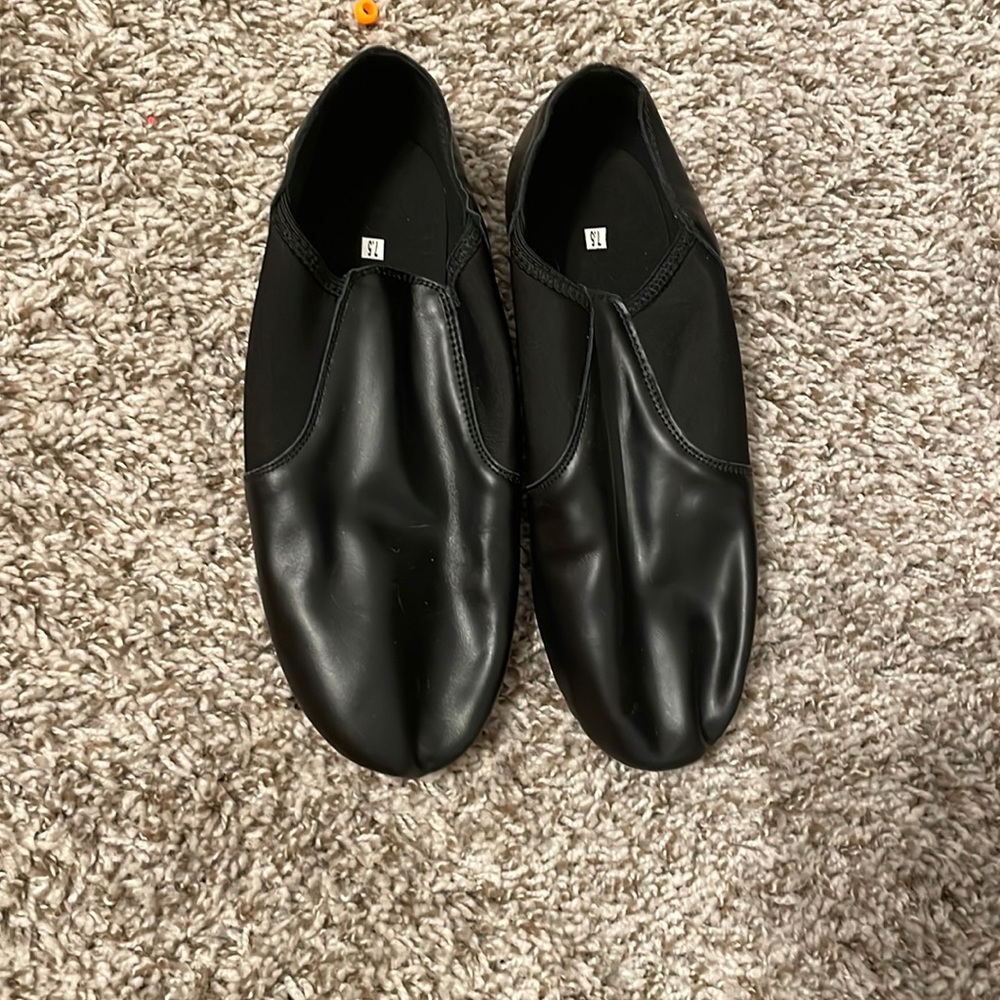 Dance shoes